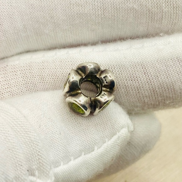 EUC Pandora 790311GCZ Sterling Silver w/ Green Zirconia Oval Lights Bead - Picture 7 of 9